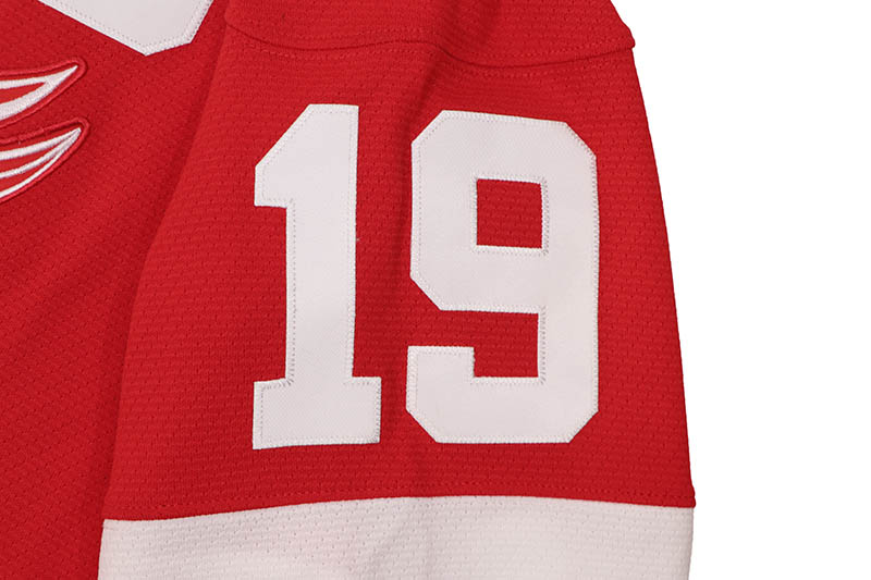 MITCHELL & NESS POWER PLAY PLAYER JERSEY (DETROIT REDWINGS/1996-97:STEVE YZERMAN/#19/RED) JY9015