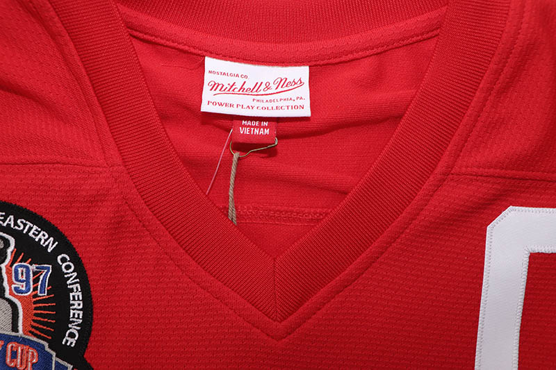 MITCHELL & NESS POWER PLAY PLAYER JERSEY (DETROIT REDWINGS/1996-97:STEVE YZERMAN/#19/RED) JY9015
