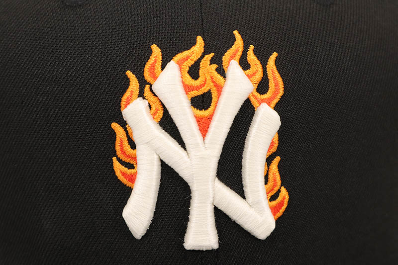 NEW ERA NEW YORK YANKEES FLAME LOGO 9FIFTY SNAPBACK CAP (1996 WORLD SERIES SIDE PATCH/GREY UNDER VISOR/BLACK)