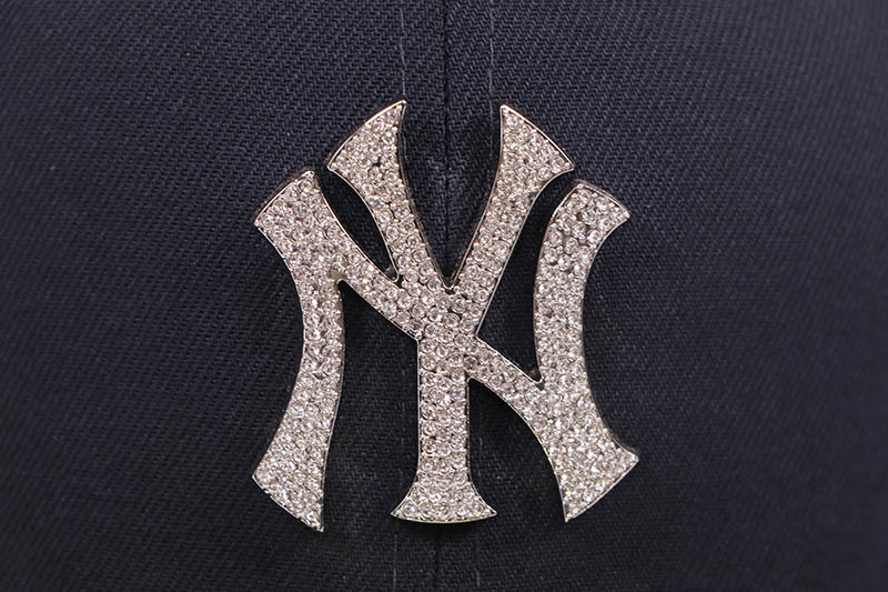NEW ERA NEW YORK YANKEES 59FIFTY FITTED CAP (RHINESTONE BADGE/NAVY) 14668127