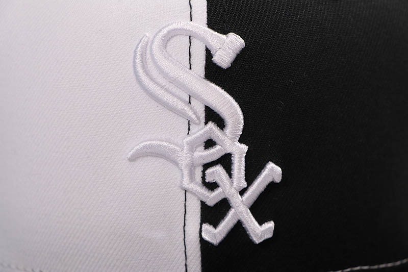 NEW ERA CHICAGO WHITE SOX 9FIFTY SNAPBACK CAP (2005 WORLD SERIES SIDE PATCH/GREY UNDER VISOR/WHITE PINWHEELS)