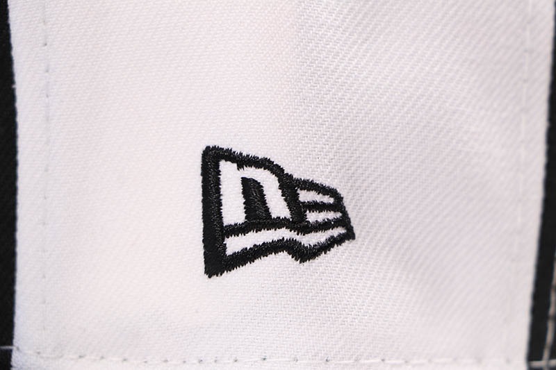NEW ERA CHICAGO WHITE SOX 9FIFTY SNAPBACK CAP (2005 WORLD SERIES SIDE PATCH/GREY UNDER VISOR/WHITE PINWHEELS)