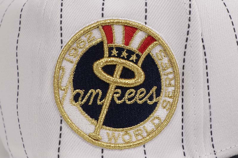 NEW ERA NEW YORK YANKEES STATUE OF LIBERTY 9FIFTY SNAPBACK CAP (1962 WORLD SERIES SIDE PATCH/RED UNDER VISOR/PINSTRIPE NAVY)