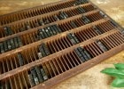 昭和レトロ  活版印刷 活字 約300個(木製トレイ付)メタルスタンプ 漢字【中古】|置物・トイ|インテリア
