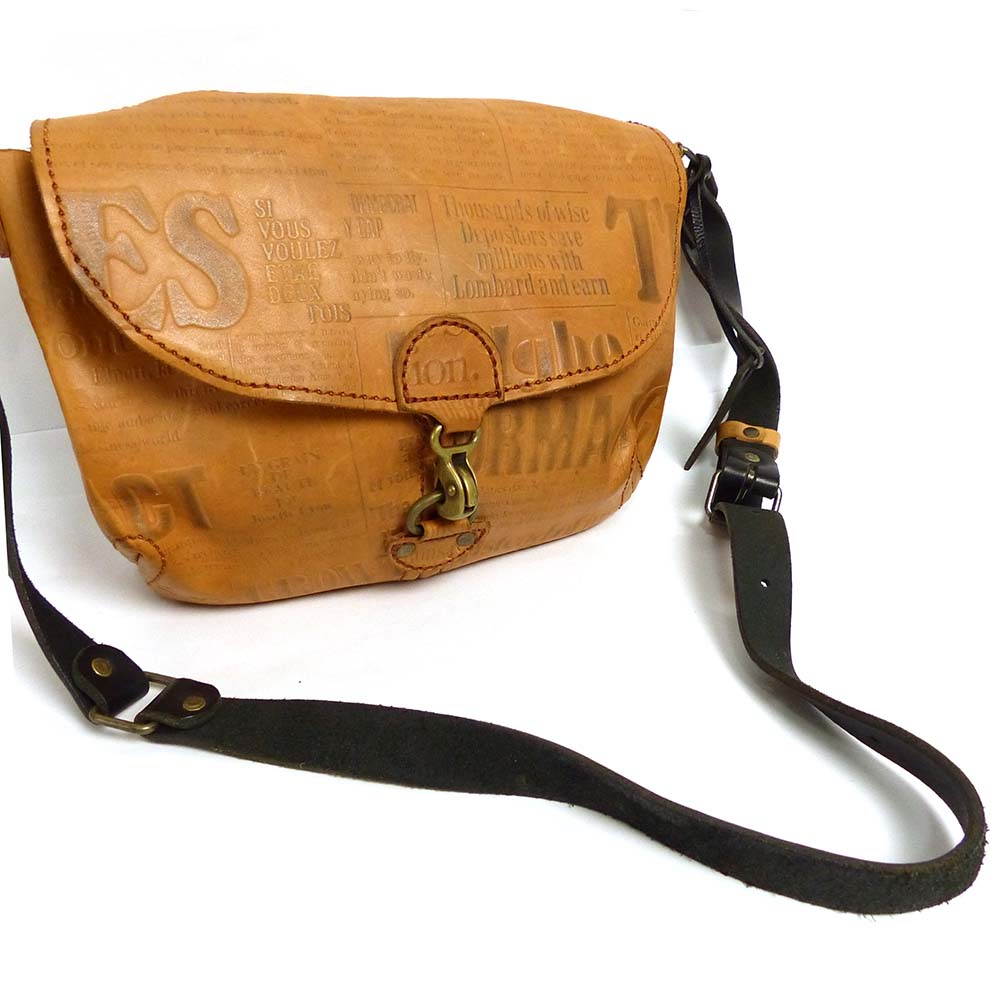 型押し レザー ショルダーバッグ【中古】｜レザーバッグ｜ブランド中古  