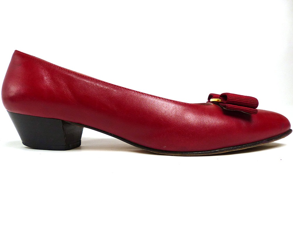 ✨未使用✨サルヴァトーレフェラガモ ヴァラリボン ピンクベージュ