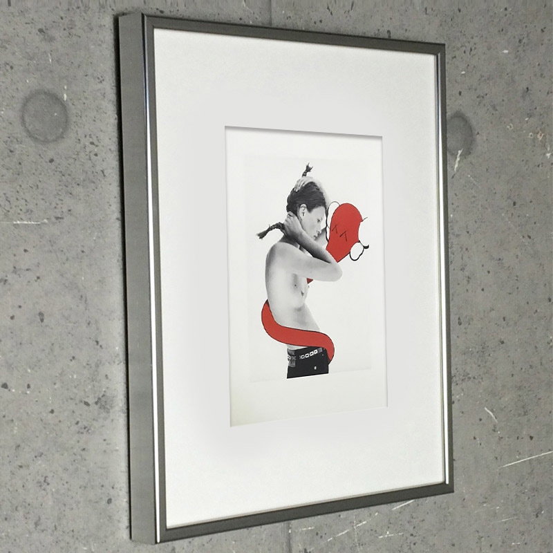 限定マット額装品/Kaws and David Sims【 Kate Moss UNTITLED 2001】（カウズ ブライアン・ドネリー）