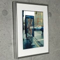 限定マット額装品/カウズ【Untitled DKNY 1997】（ブライアン・ドネリー）|新入荷ポスター