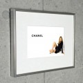 額装済マット作品/2004　CHANEL KATE MOSS(ケイトモス）KARL LAGERFELD（カール ラガーフェルド）|ポスター