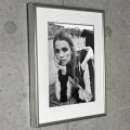 マット額装作品/シャネル CHANEL/KARL LAGERFELD（カール ラガーフェルド）） Leila Smara（カール ラガーフェルド）|ポスター