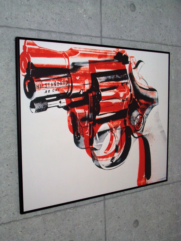 Gun c 1981-82 (black and red on white)（アンディ ウォーホル）【f 