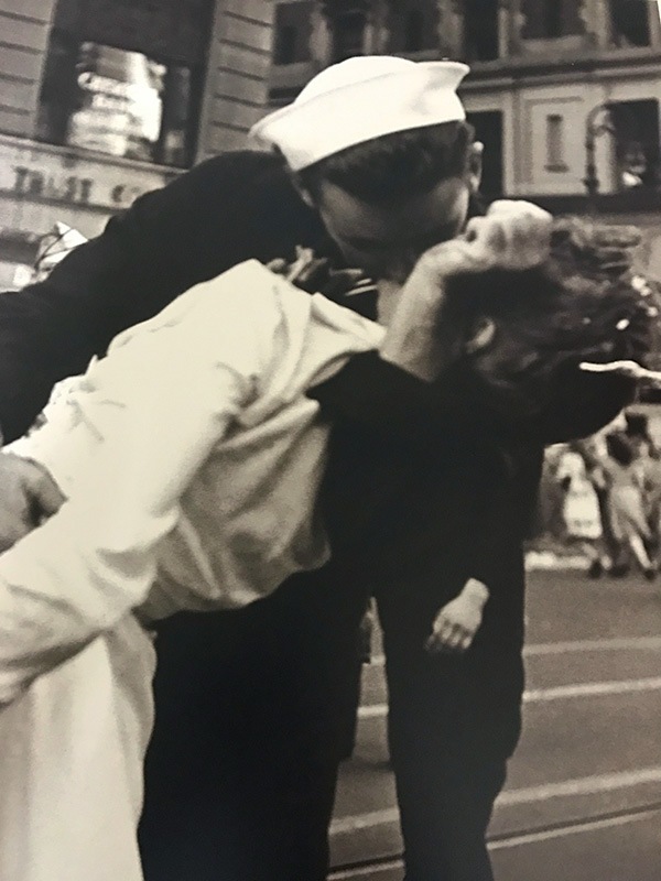 額装品/タイムズスクェアでの終戦祝賀のキス/アート/ポスター