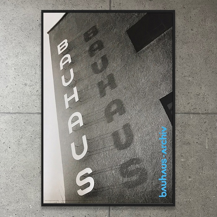 schriftzug am bauhaus dessau（バウハウス） ポスター販売のアズ