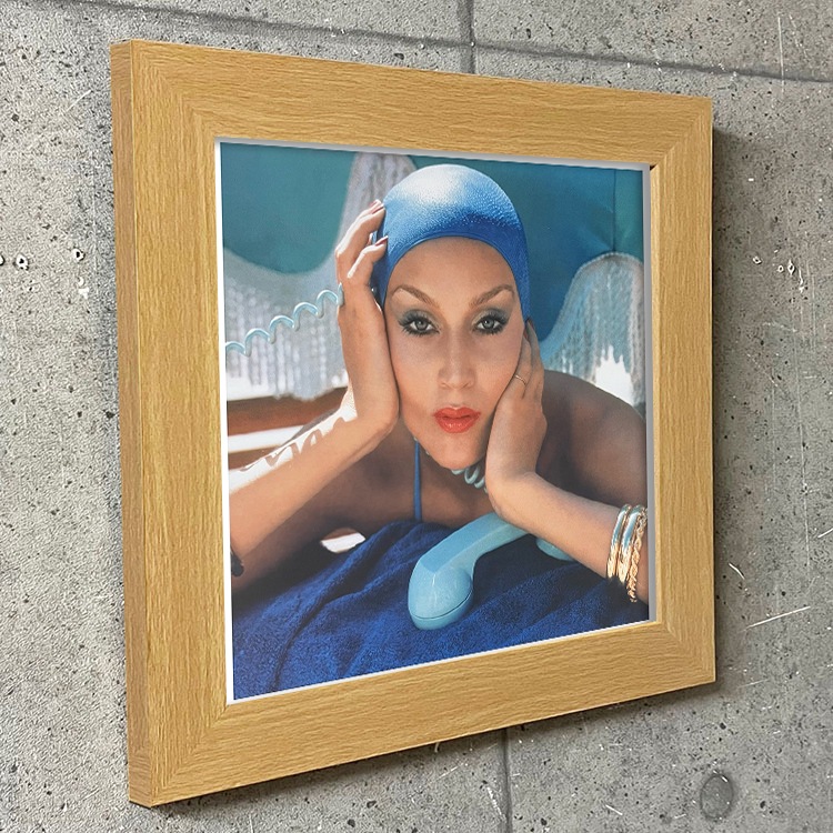 メール便に限り送料無料!! Jerry Hall 1975年 ヴォーグ ファッション