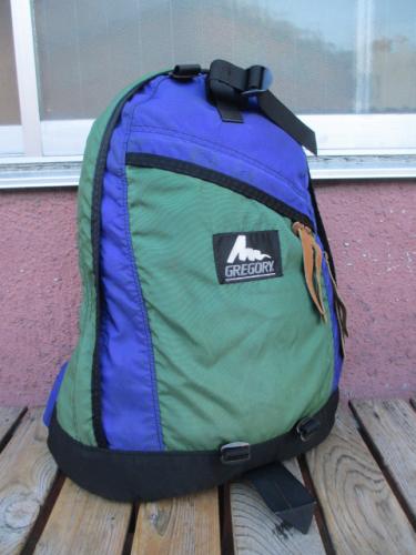 GREGORY デイパック 青緑　青タグ 大人気の青タグ！』別注グレゴリー、詳しくご紹介！｜ビームス