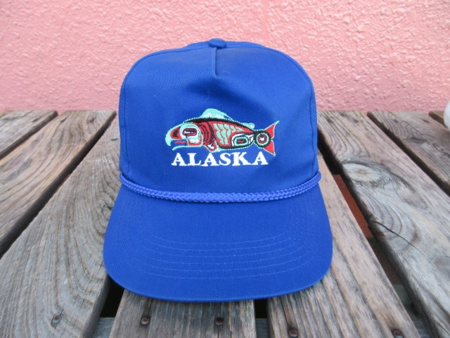 美USED 90年代 アラスカ州 【ALASKA】 パシフィックノースウエスト系 民族系サーモン刺繍 トラッカーハット 青  ack719-BackStreet ONLINE