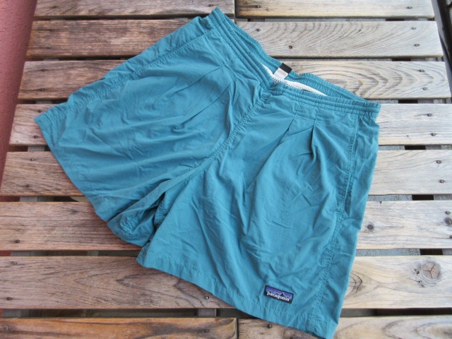 patagonia 子供用スノーパンツ Sサイズ ネイビー/グリーン patagonia 子供用スノーパンツ Sサイズ ネイビー/グリーン 無地スノー