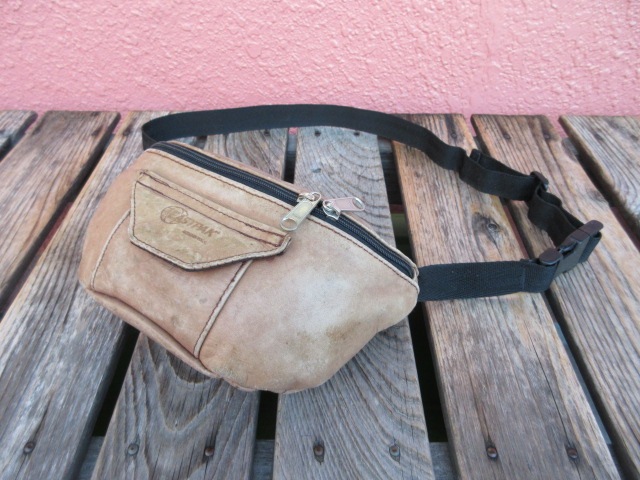 USED 90年頃のUSA製 【EASTPAK】 イーストパック レザーのファニー