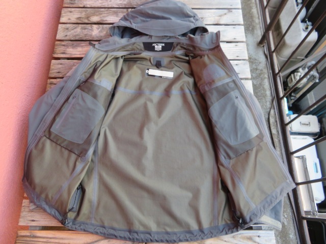 USED 2014ǯ ���ʥ���!!! �꡼�� �������ƥꥯ�� ����ե����㥱�å� GEN�� �����! M jkz953