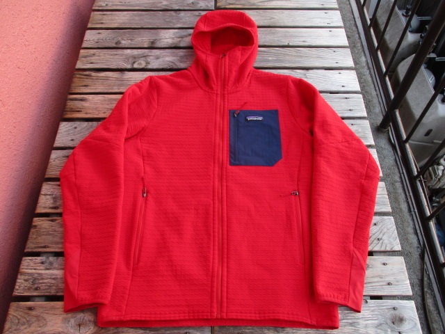 USED 2019年FW製 パタゴニア R2 テックフェイスフーディ 赤 M jku853