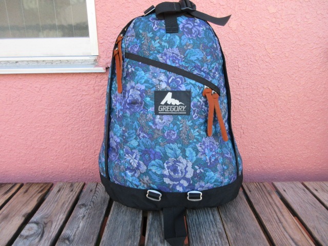 グレゴリー銀タグ美品希少モデル　バックパック　　青紫に近い色です 激レア GREGORY グレゴリー オリジナル紫タグ 2DAY 灰色