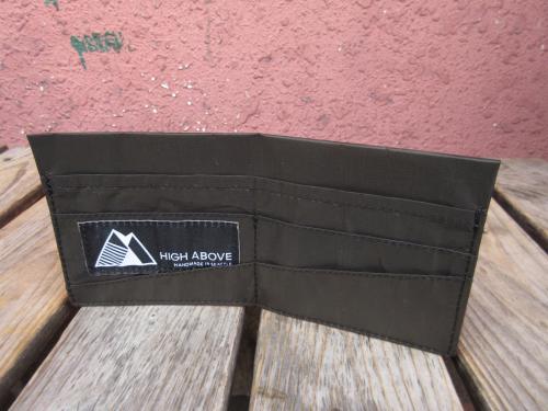 ���� HIGH ABOVE Cuben Wallet Brown Black acc070