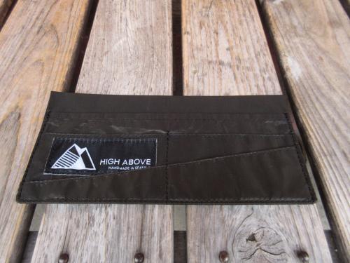 ���� HIGH ABOVE Cuben Wallet Brown Black acc070