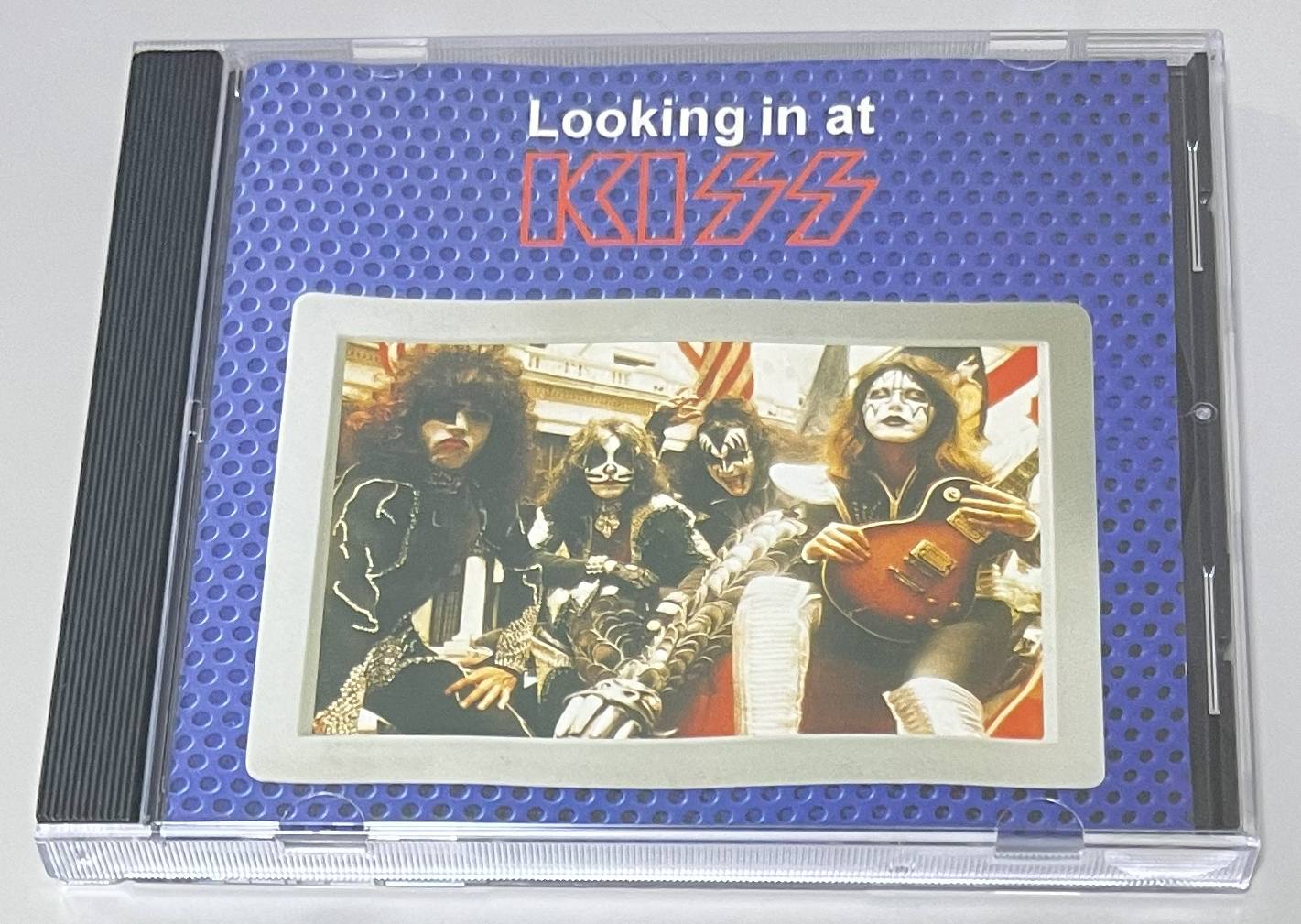 KISS / LOOKING IN AT KISS (1CD) XX-135-4428-7
