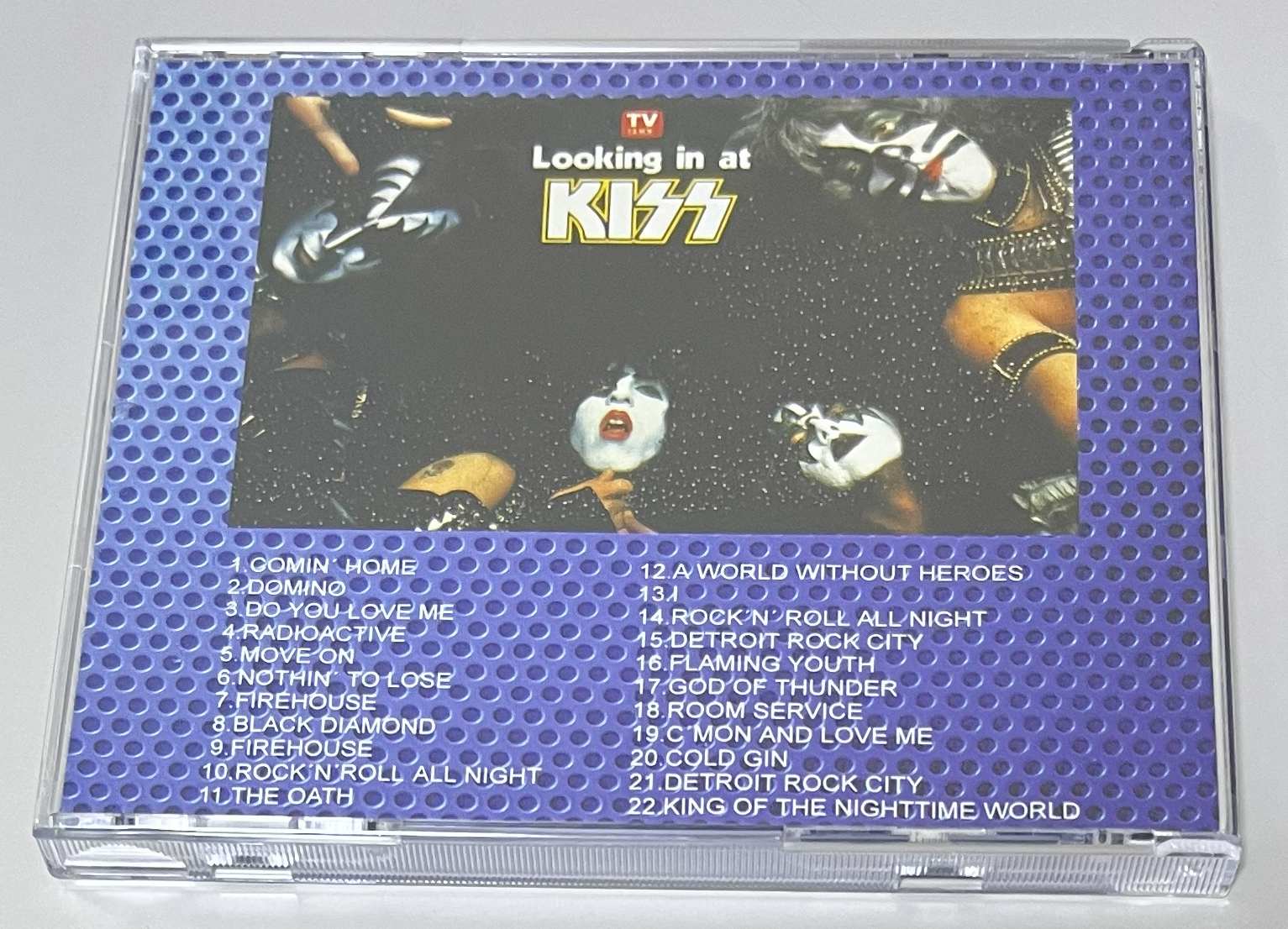 KISS / LOOKING IN AT KISS (1CD) XX-135-4428-7