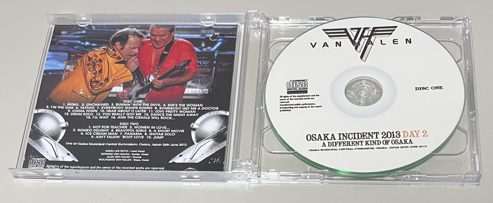 VAN HALEN / OSAKA INCIDENT 2013 DAY 2: A DIFERENT KIND OF OSAKA (2CD-R) GIFT TITTLE