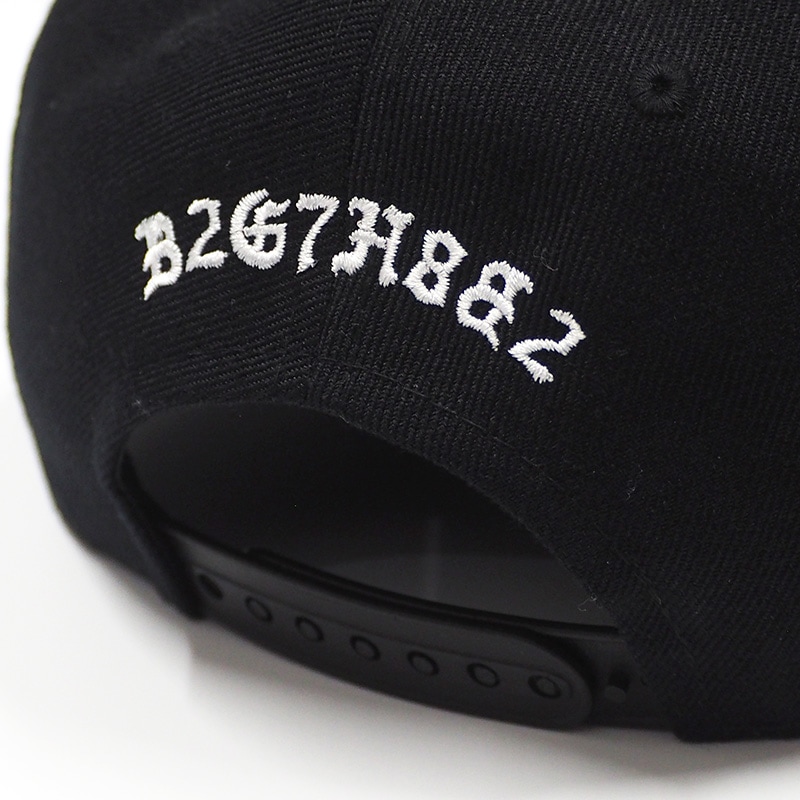 5 PANEL SNAPBACK CAP -CROSS-