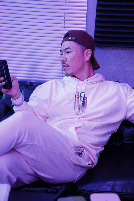 COLORFUL DRIP SWEAT PANTS��IVORY��