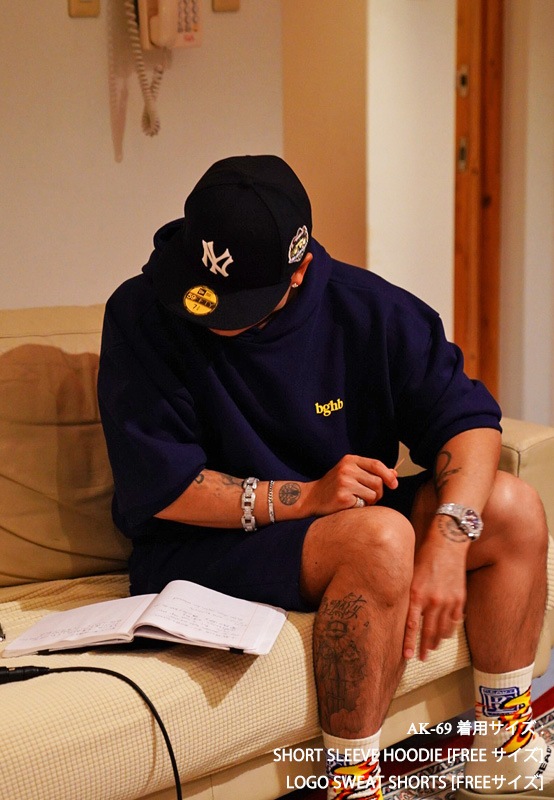LOGO SWEAT SHORTS ��NAVY��