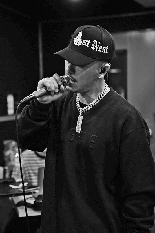 EMBOSS CREWNECK SWEAT ��BLK��