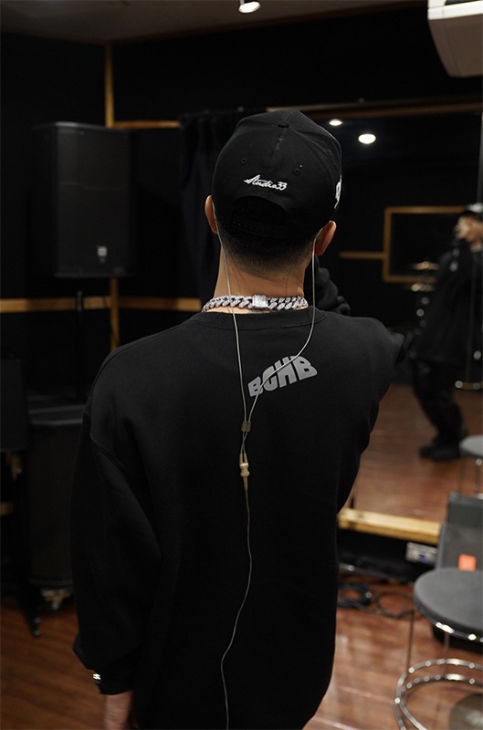 EMBOSS CREWNECK SWEAT ��BLK��