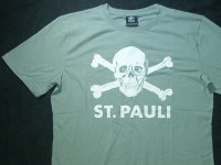 ザンクトパウリ　スカルTシャツ　半袖　チームオフィシャル　オリーブ|その他オフィシャルプロダクト|完売モデル（次回入荷未定）