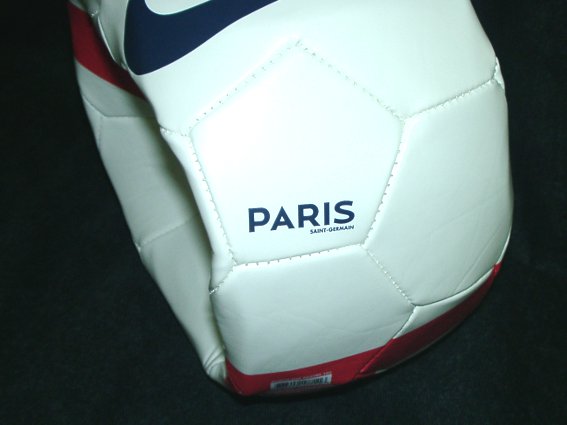 パリサンジェルマン サポーターズサッカーボール NIKE 5号サイズ