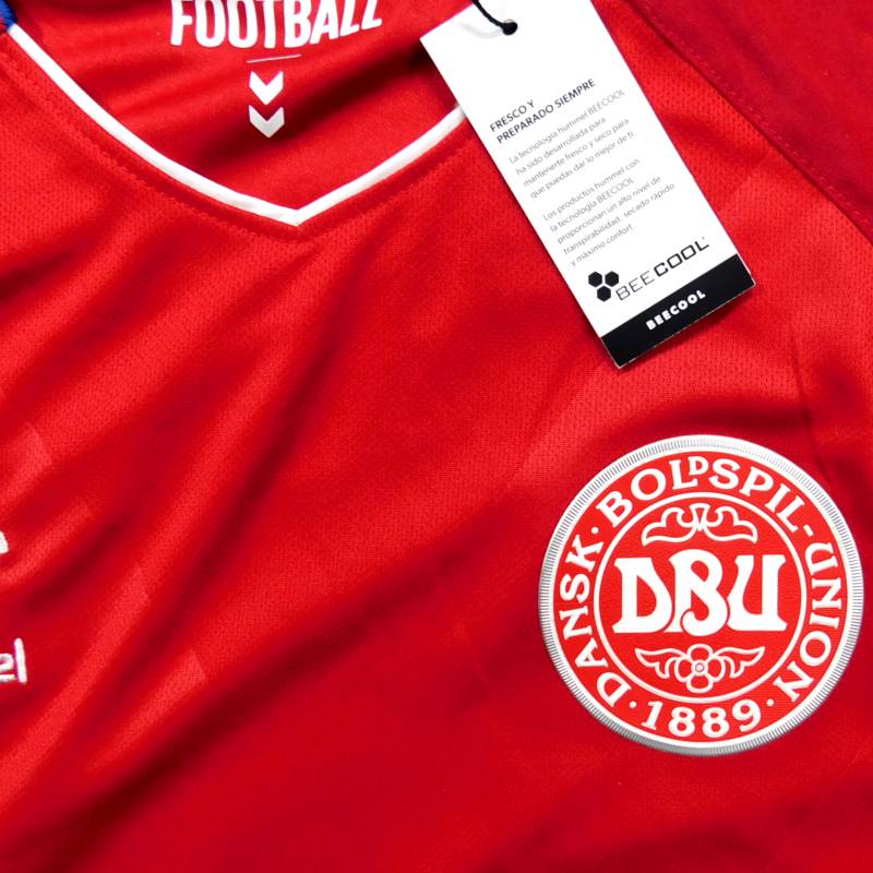 デンマーク代表 18 ホーム 半袖 ユニフォーム HUMMEL FIFAワールド デンマーク代表 18 ホーム 半袖 ユニフォーム HUMMEL FIFAワールド