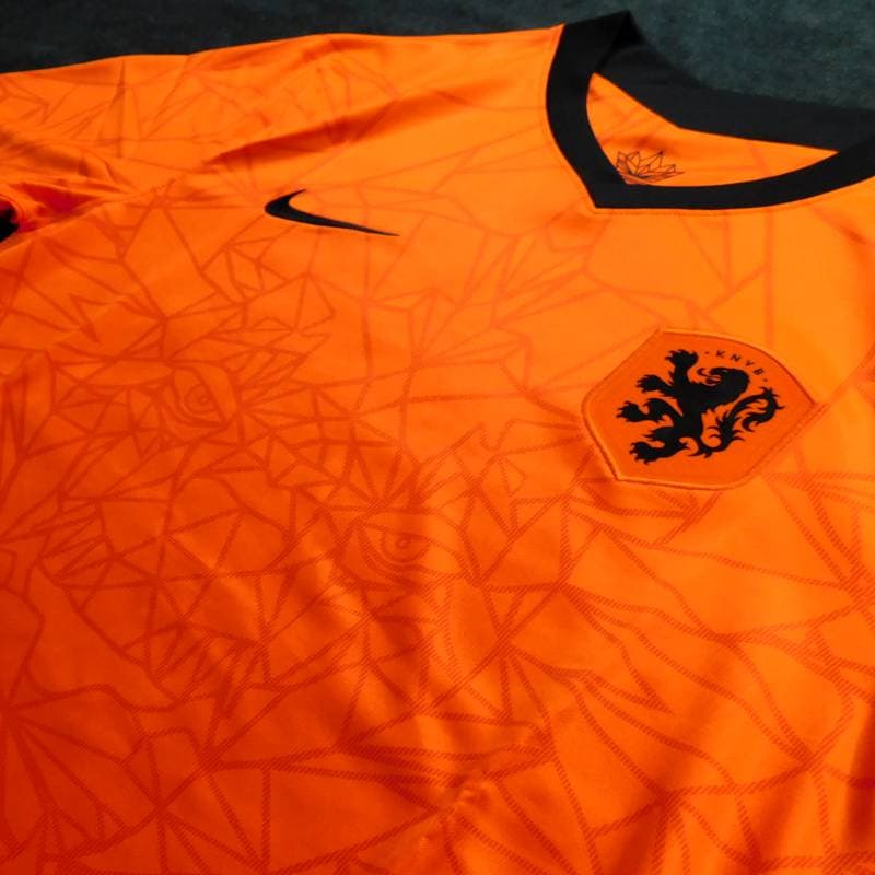 ちべると様オランダ代表　ユニフォーム　2020 サッカー　オレンジ オランダ代表、「ライオン顔」のEURO2020新ユニフォームを発表