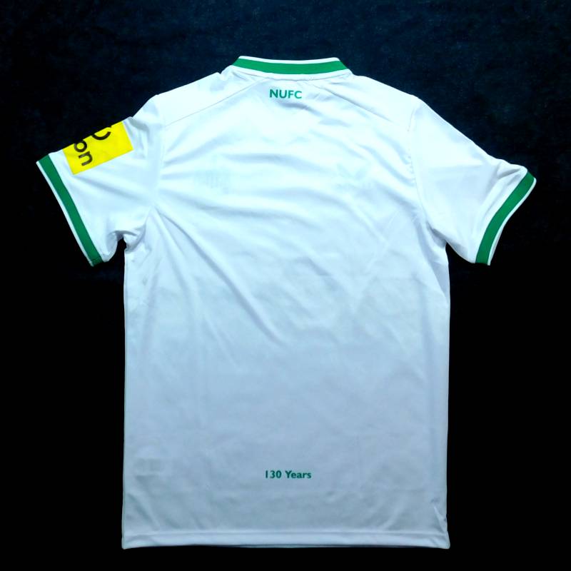 Castore ニューカッスル　トラベルジャケット　ウインドランナー　サッカー 0000000142462_7ChT4CM.jpg