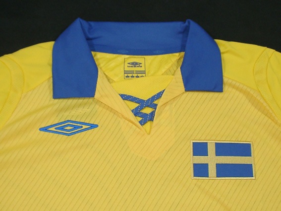 スウェーデン代表 W杯開催50周年記念 半袖 ユニフォーム UMBRO | 完売