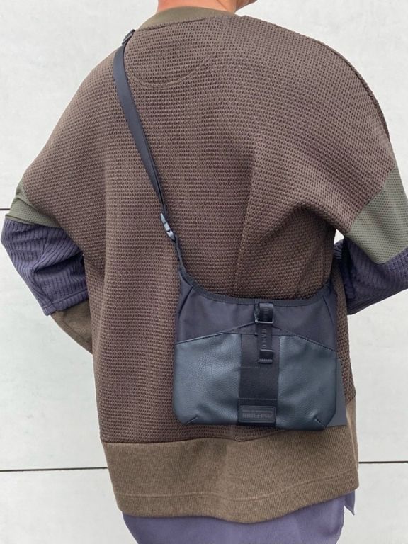 White Mountaineering ×BRIEFING DAILY SACOCHE BAG サコッシュ