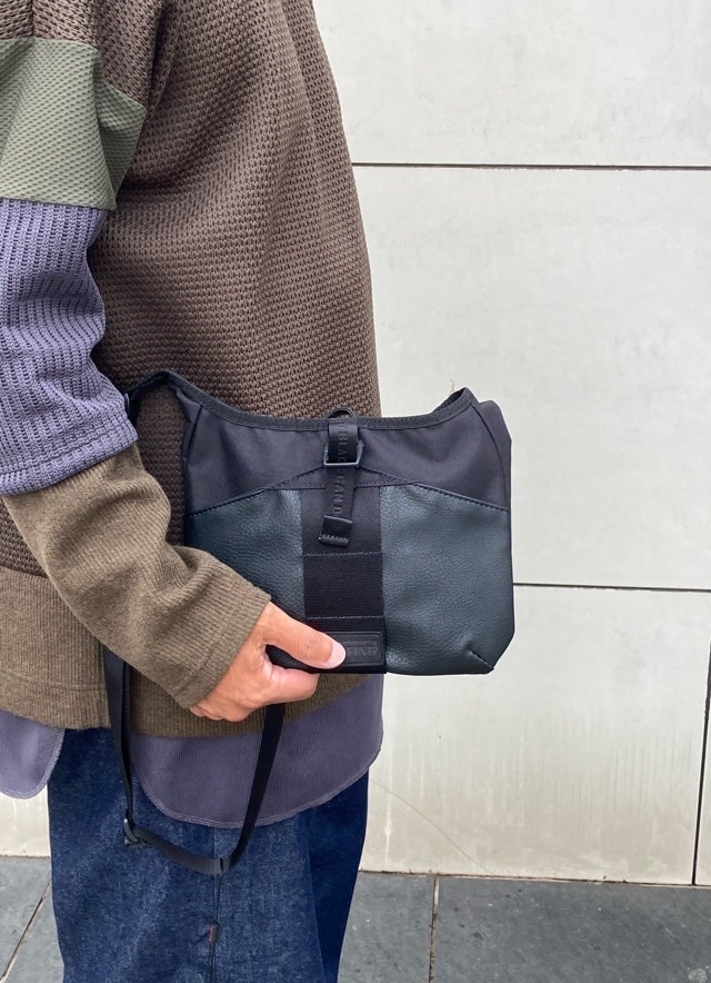 White Mountaineering ×BRIEFING DAILY SACOCHE BAG サコッシュ