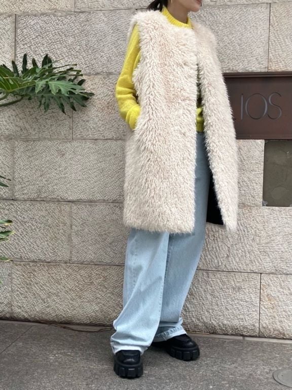 near.nippn ニア―ニッポン　 933-2526　リバーシブルファ－ジレ　ホワイト/ブラック