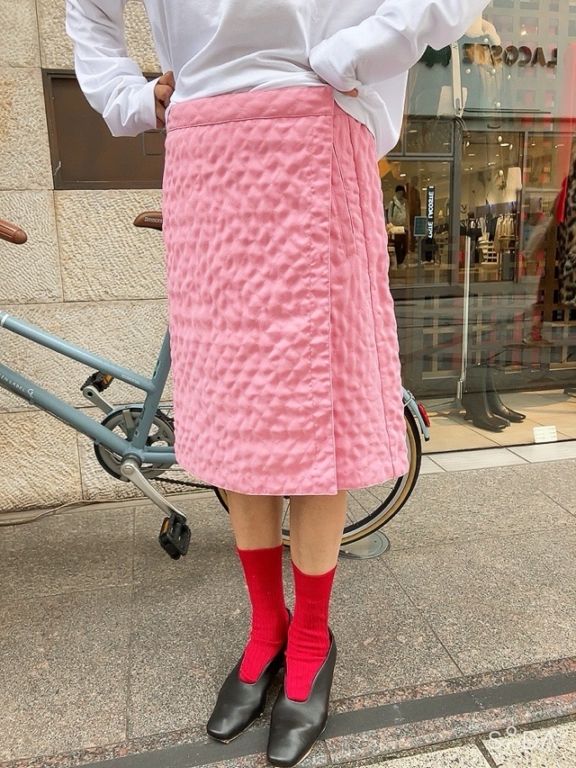 N°21　ヌメロヴェントゥーノ  25I－C081-5159  キルティング巻スカート  PINK / BLACK  