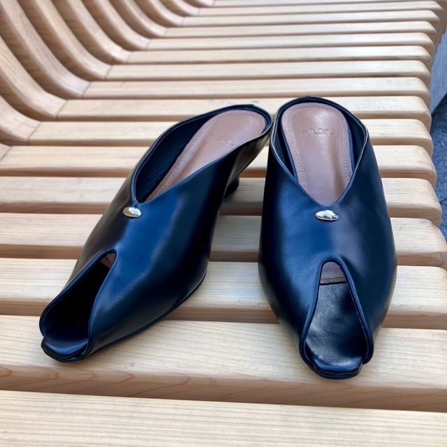 ALM. ピ－プトゥミュール  AL133  BLACK 　アルム