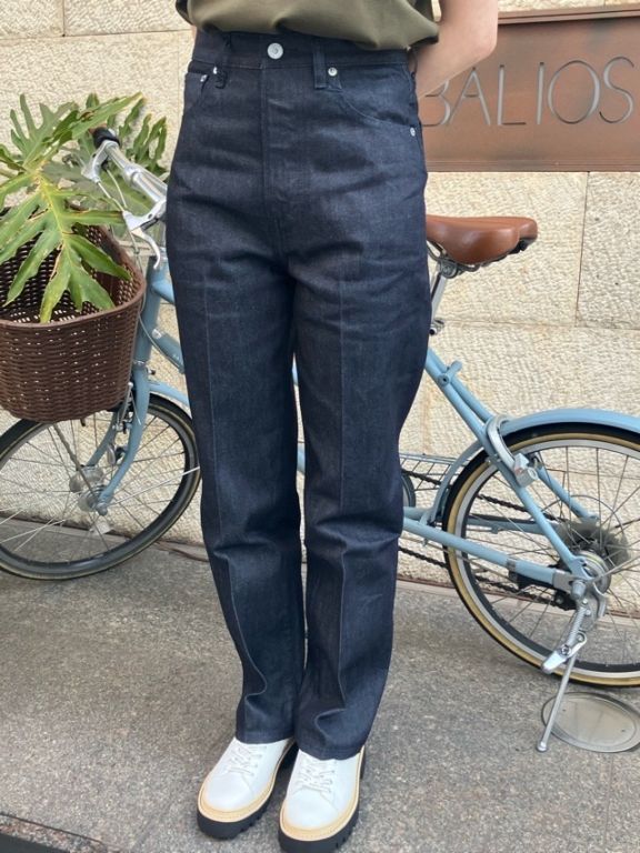 Woadblue　ウォ－ドブルー　WB26112　HIGH　ＲISE　STRAIGHT　ハイウエストストレ－トジーンズ　BLUE