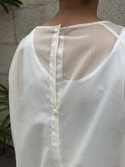 AKANEUTSNOMIYA バルーン シルエット ブラウス WAHITE/BLACK SAN-FT25-2004 アカネウツノミヤ