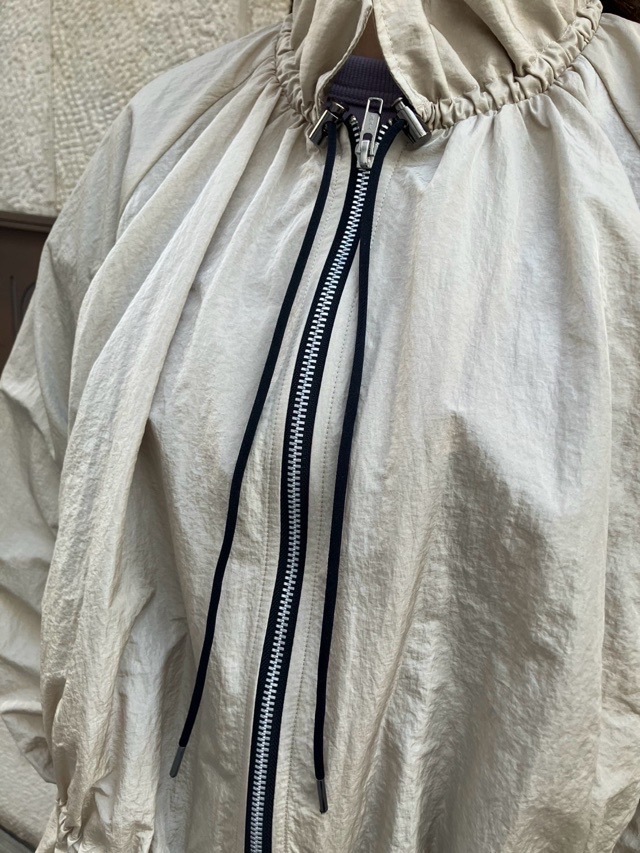 MARECHAL TELLE　背２重 タフタ ブルゾン　ZMT251BZ005　BLACK（009） /LIGHT BEIGE（031）/IVORY（003）/MUSCAT（324）　マルシャルテル