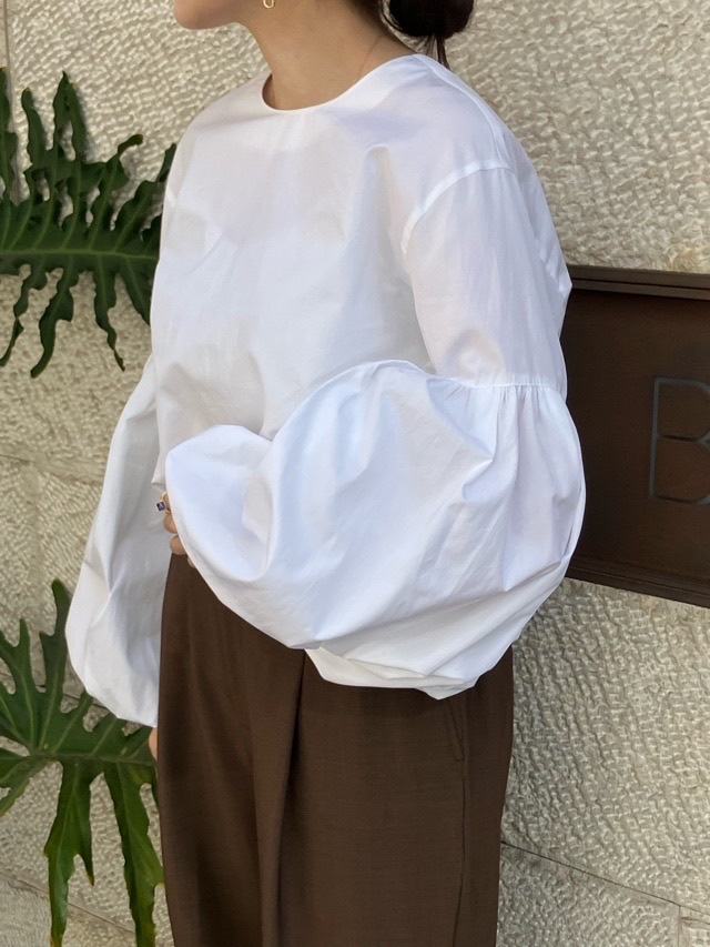 BEATINGHEART　綿 ギャザー ボリューム袖 丸首 ブラウス  BB016L2  NAVY (B9) / WHITE（N0）    ビーティングハート